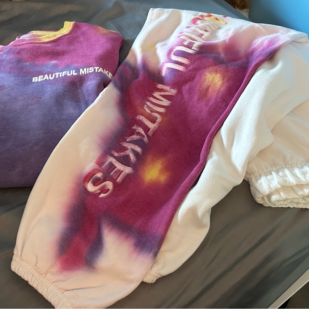 Maroon 5 “Beautiful Mistakes” Tie-Dye Sweatshirt and Joggers Set